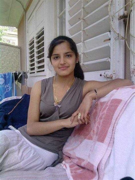 cxevido|Pressing boobs of bareilly college girl indian sex video.